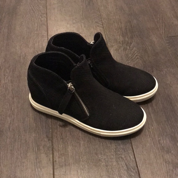 #39 EUC Madden Girl Booties - Picture 1 of 6